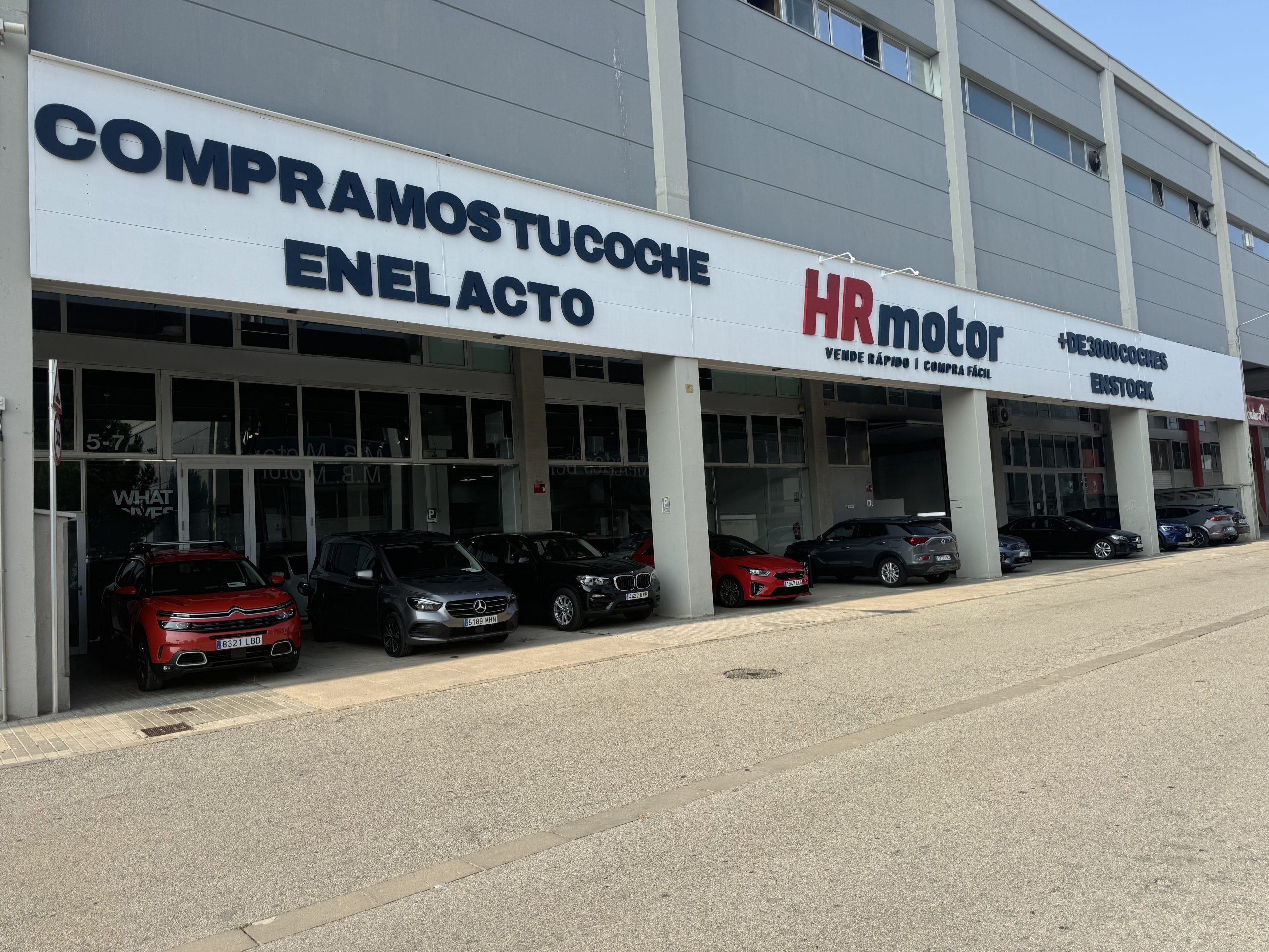 HR Motor - Concesionario de coches de segunda mano en Badalona - 2