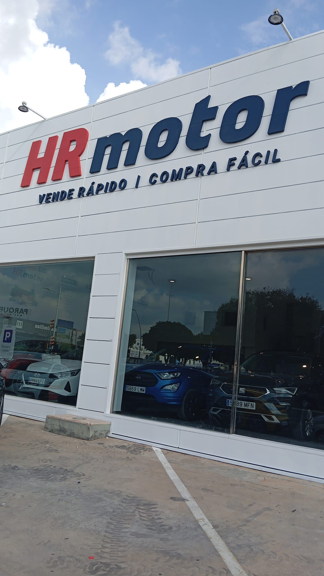 HR Motor - Concesionario de coches de segunda mano en Mallorca - 1