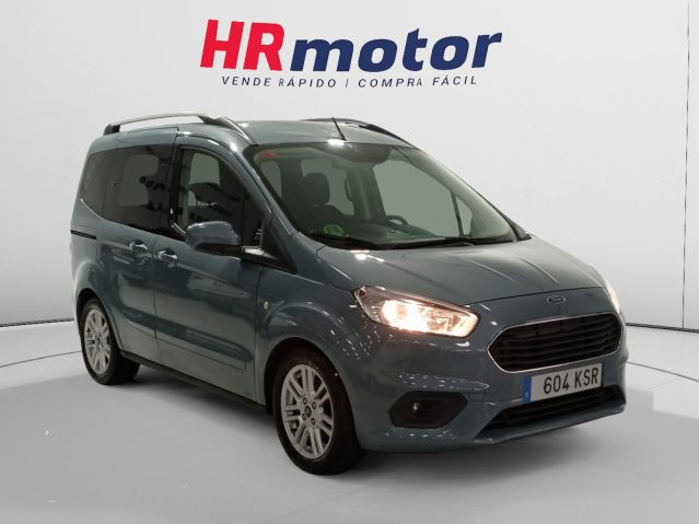 Ford Tourneo Courier 1.0 EcoBoost Titanium