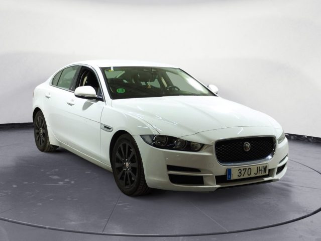 Jaguar XE 20d Pure