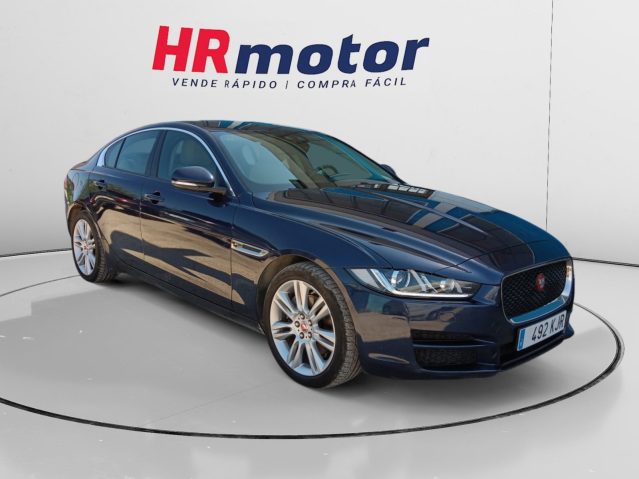 Jaguar XE 20d Pure